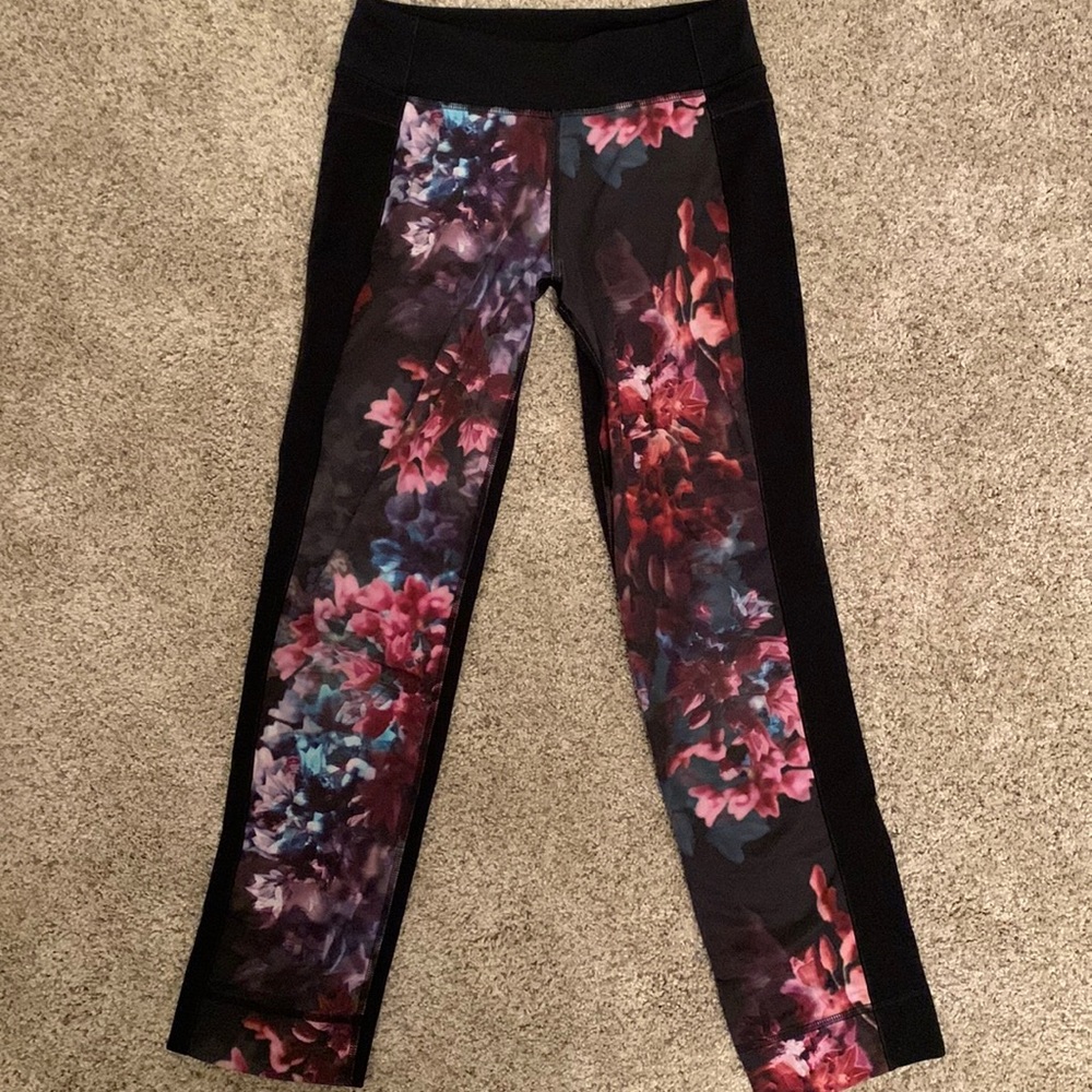 Lululemon women’s size 6 cropped leggings
